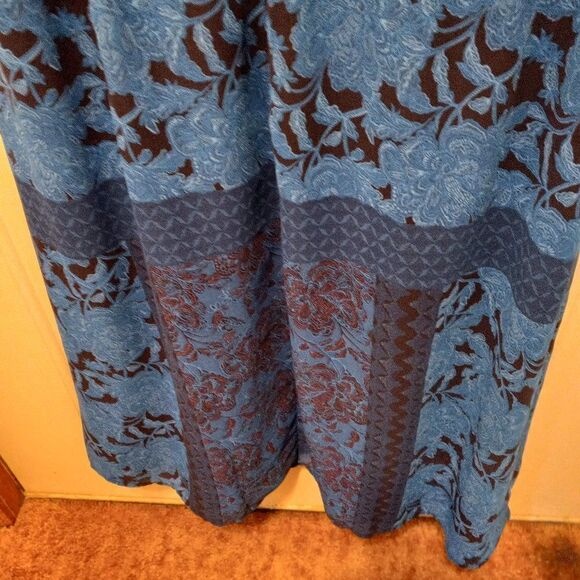 James & ErinBlue and Black Floral Maxi dress - Picture 6 of 10